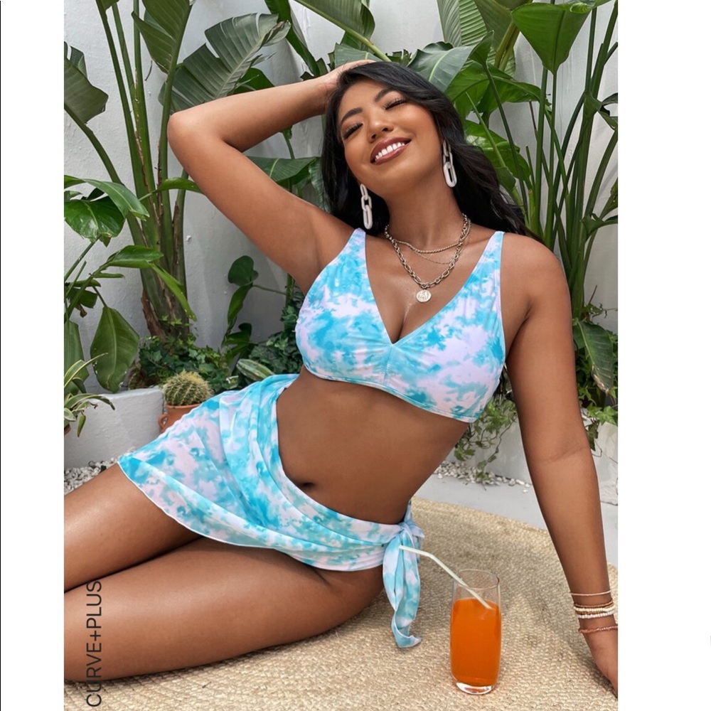 💸FINAL PRICE DROP💕NWT 3pc PLUS SZ Multicolor Tie Dye Bikini & Coverup Set💕